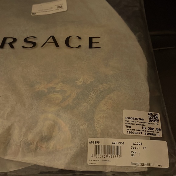 (BFS)Versace Multi-Baroque t shirt(SALE) - Picture 10 of 10